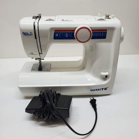 White Jeans Machine Sewing Machine Model 4075 image number 2