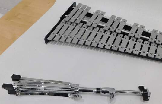 Pearl Brand 32-Key Metal Glockenspiel w/ Rolling Case, Stand, and Accessories image number 4