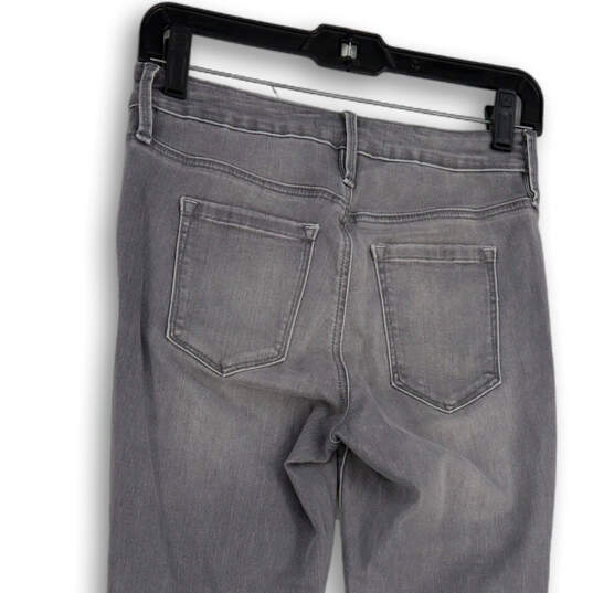 Womens Gray Light Wash Pockets Stretch Denim Skinny Leg Jeans Size 2 image number 4
