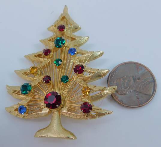 VNTG Signed Brooks Multi Color Rhinestone Holiday Christmas Tree Brooch image number 5
