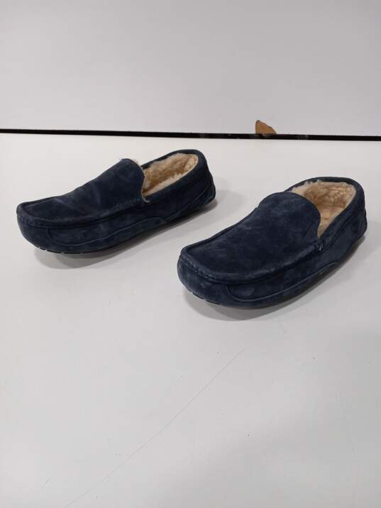 UGG Men's Navy Blue Slippers image number 1
