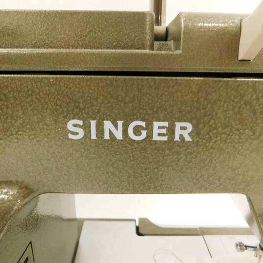 Singer HD110-C Heavy Duty Sewing Machine W/ Pedal P&R image number 11