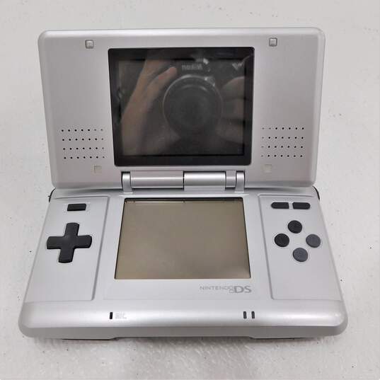 Nintendo DS With 4 Games Imagine Master Chef image number 3