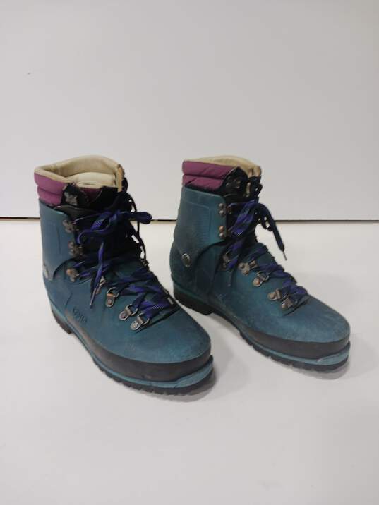 Lowa Mountaineering Boots Size 8 image number 3