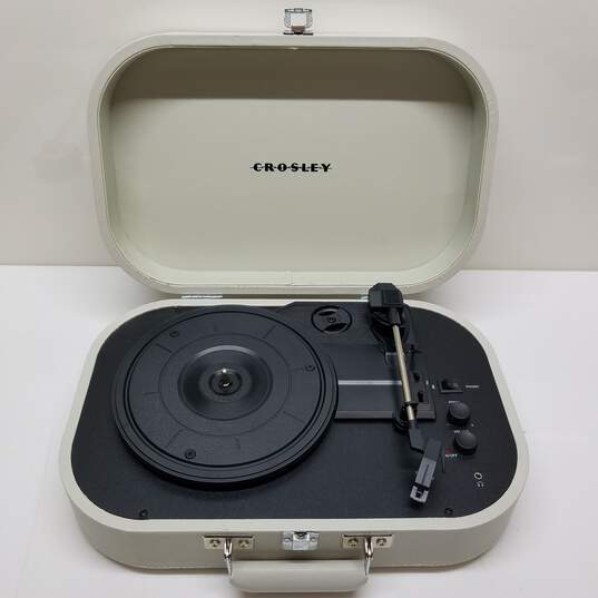 Crosley Discovery Bluetooth 3-Speed Belt-Driven record player - untested image number 1