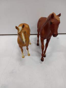 Bundle of Five Breyer Horse Figurines alternative image