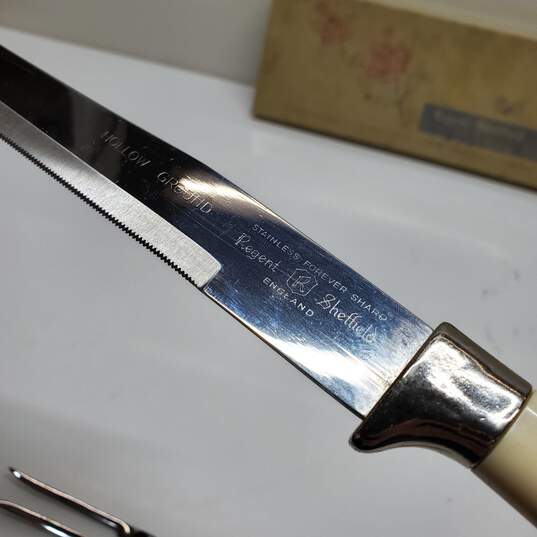 Regent Sheffield Cutlery Set Knife & Fork Carving Set in Box image number 4