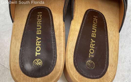Tory Burch Womens Brown Leather Round Toe Slip-On Clog Sandals Size 7.5M image number 6