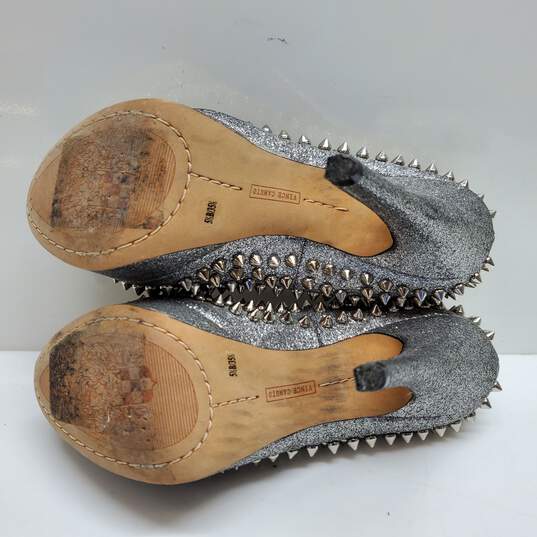 WOMENS VINCE CAMUTO SILVER SPIKED HEELS SIZE 5.5 image number 5