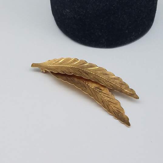 14k Gold Leaf Brooch 3.9g image number 2