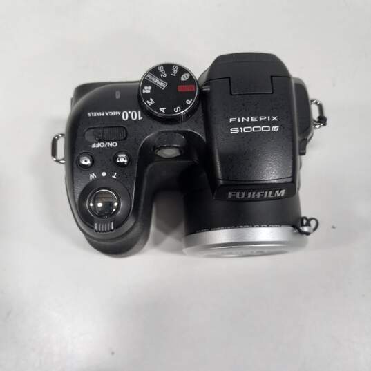 Fujifilm FinePix S1000fd Digital SLR Camera image number 3