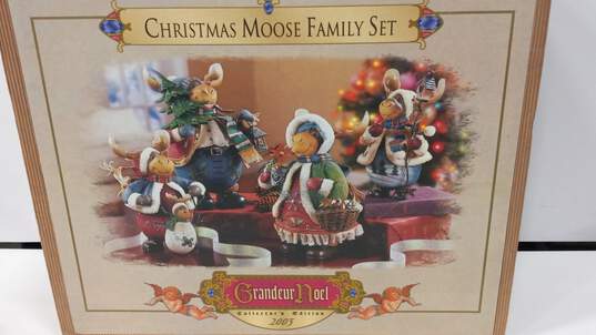 Christmas Moose Family Set image number 3