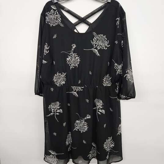 Women's Black Floral Design Dress image number 1