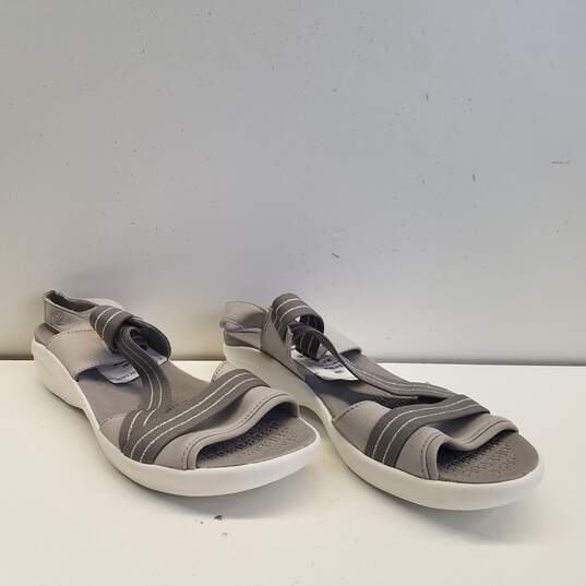 Bzees Chance Gray Strap Sandals Shoes Women's Size 8.5 M image number 3