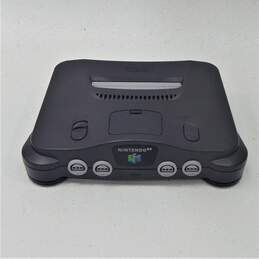 Nintendo 64 w/3 Games and 2 Controllers alternative image