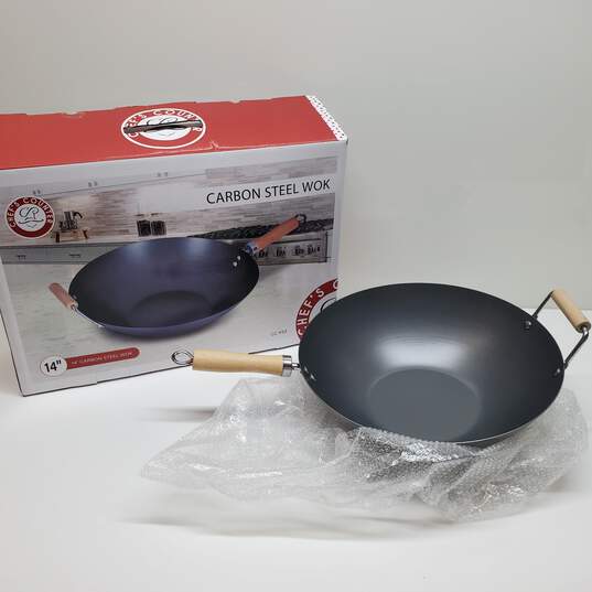 Chef's Counter Used 14 In. Carbon Steel Non Stick Wok In Box Untested image number 1
