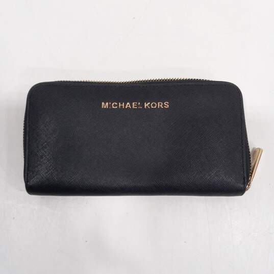 Michael Kors Black Rectangle Zipper Wallet image number 1