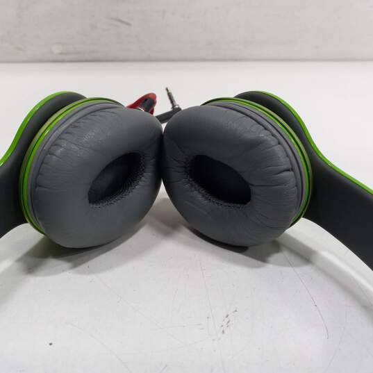 Beats Solo HD Green Headphones w/ Case image number 7