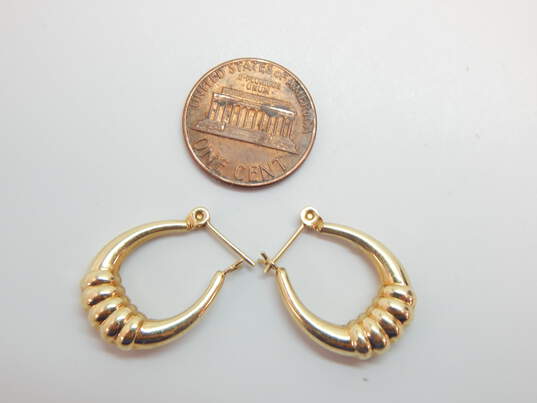 14K Yellow Gold Textured Oblong Hoop Earrings 1.6g image number 2
