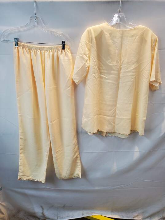 Lightweight Yellow 2 Piece Women's Top & Bottom Set No Size Tag image number 2