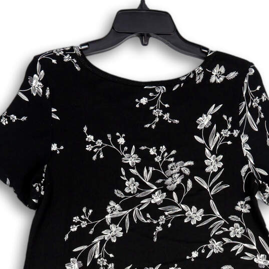 NWT Womens Black White Floral Short Sleeve Pullover Tunic Top Size Medium image number 4