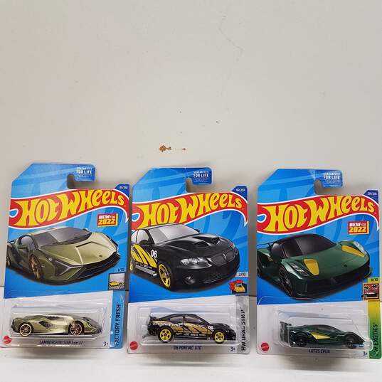 Lot of 10 Hot Wheels image number 4