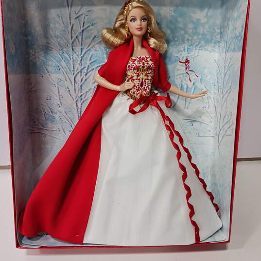 2010 Holiday Barbie image number 4