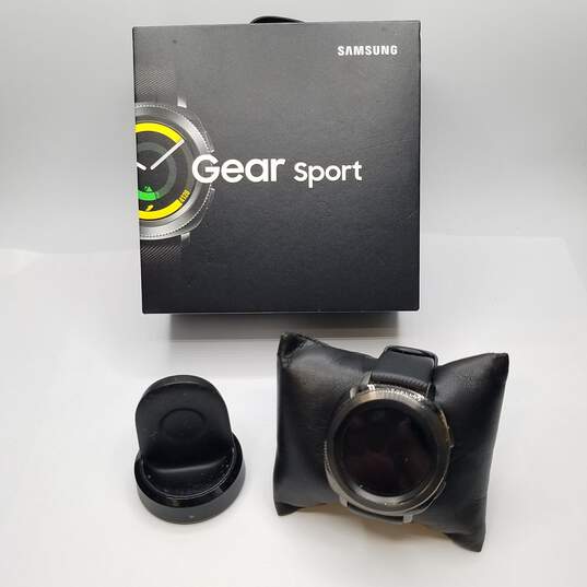 Men's Samsung Gear Sport Stainless Steel Watch image number 1
