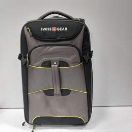 Swiss Gear Gray/Black Carrying Case W/ 2 Wheels alternative image