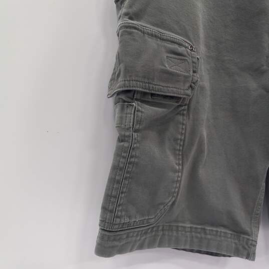 Duluth Trading Men's Gray Flex Fire Hose Relaxed Fit Cargo Shorts Size 36 image number 2