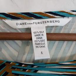 Diane von Furstenberg silk abstract print long sleeve dress size 6 alternative image