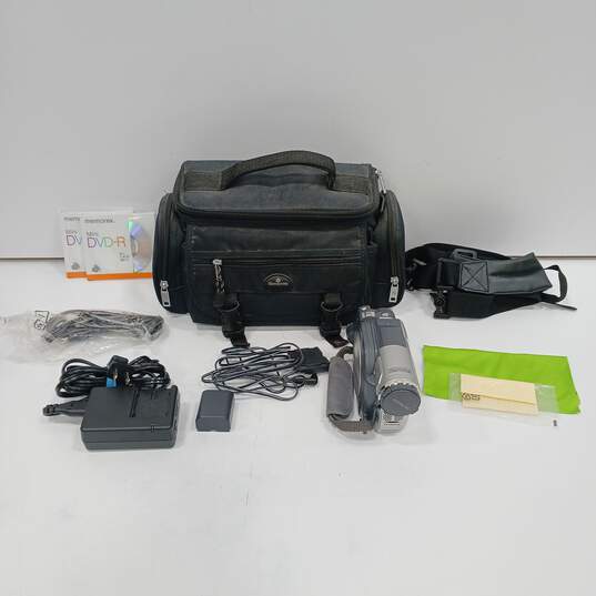 Hitachi DZ-BX35A Video Camera & Accessories in Bag image number 1