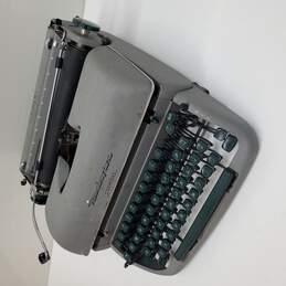 VTG. Remington Rand Quiet Riter Manual Typewriter in Seafoam Green