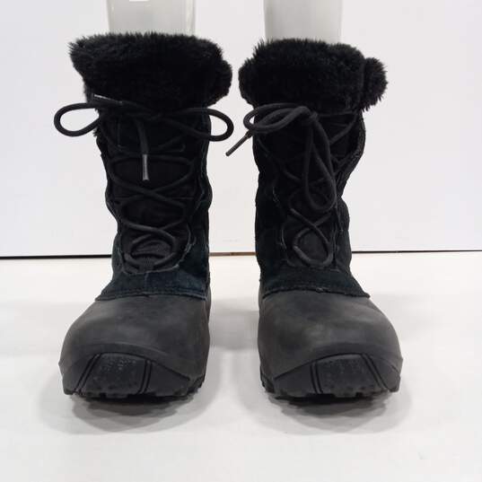 Women's Black Snow Boots Size 6 image number 4