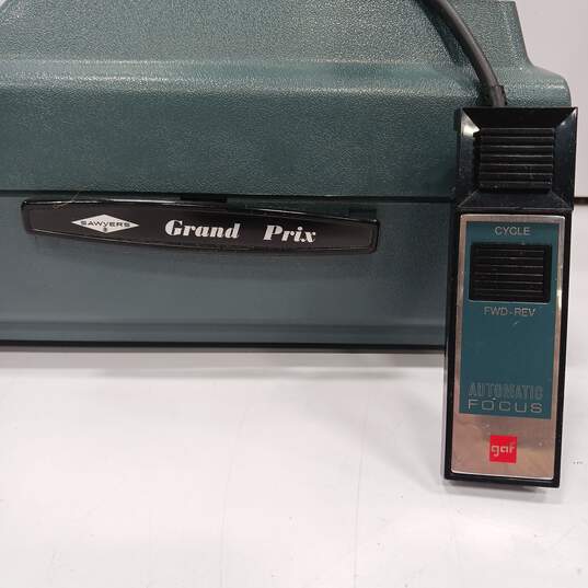 Vintage Sawyers Grand Prix 570 AF Projector In Red Leather Bag image number 2