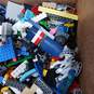 9.4lbs of Assorted LEGO Building Bricks image number 3
