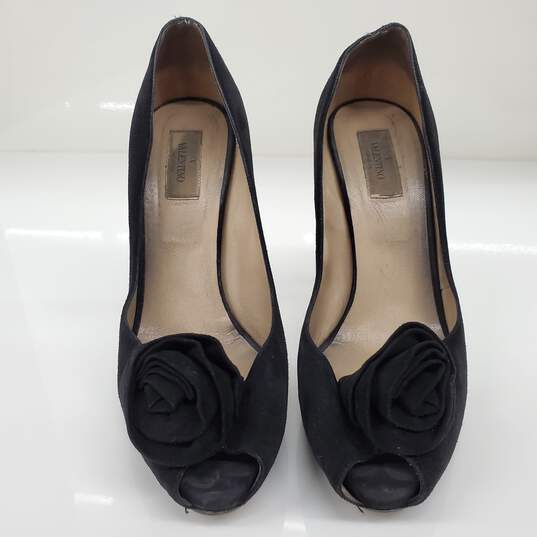 Valentino Garavani Women's Black Suede Peep Toe Rosette Embellished Pumps Size 9 AUTHENTICATED image number 4