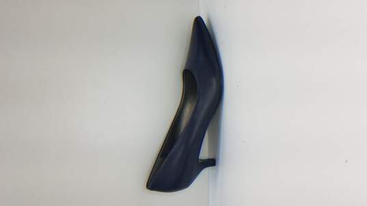 Trotters Women's Heels Size 11.5 Blue image number 1