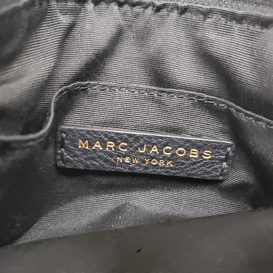 Marc Jacobs Black Pebbled Leather Small Crossbody Bag AUTHENTICATED image number 6