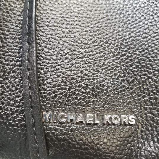Michael Kors Leather Mercer Bucket Bag Black image number 8