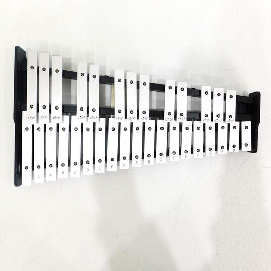 Ludwig Brand 32-Key Model Metal Glockenspiel Kit w/ Rolling Case and Accessories image number 2