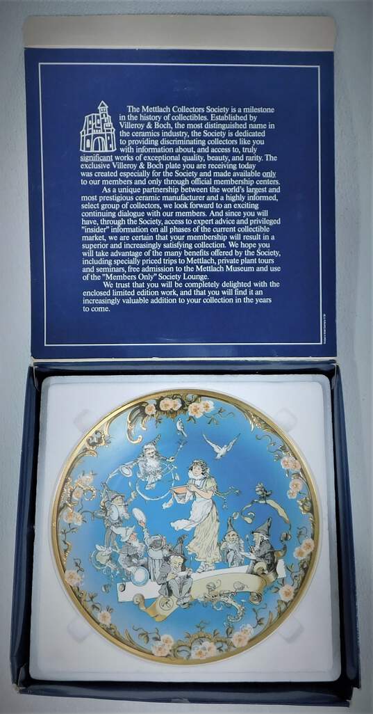 Vintage 1980 Mettlach Collectors Society Snow White + The Seven Dwarfs Plate Villeroy + Boch In Original Box image number 2