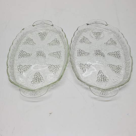 2x Unbranded Grape Textured Glass Serving Dishes image number 2