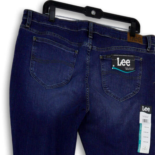 NWT Womens Blue Medium Wash Pockets Regular Fit Denim Bootcut Jeans 18M image number 4