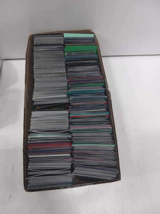 8.1lbs Bundle of Assorted Magic Cards image number 3