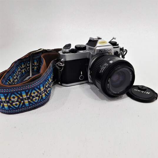 Nikon FE SLR 35mm Film Camera W/ 35-70mm Lens image number 1