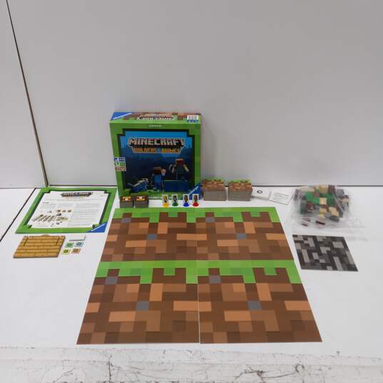 Minecraft Builders & Biomes a Minecraft Board Game image number 1