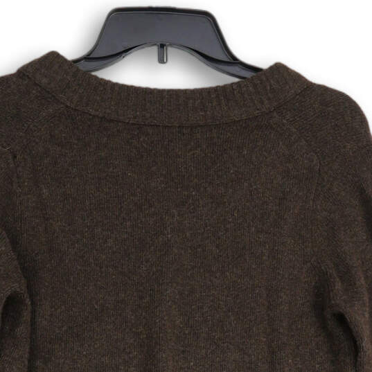 NWT Womens Brown Tight Knit Long Sleeve V Neck Pullover Sweater Size M image number 4