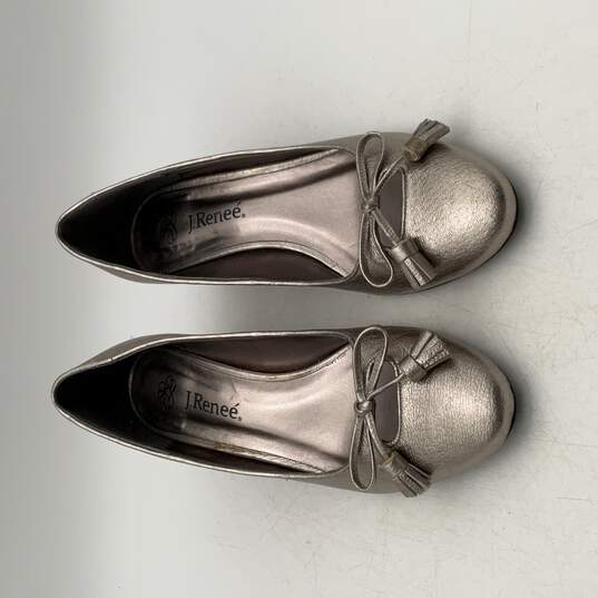 J. Renee Womens Silver Bow Round Toe Slip On Pump Heels Size 6.5 M image number 3