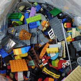 6.8 lbs Mixed LEGO Bulk Box alternative image